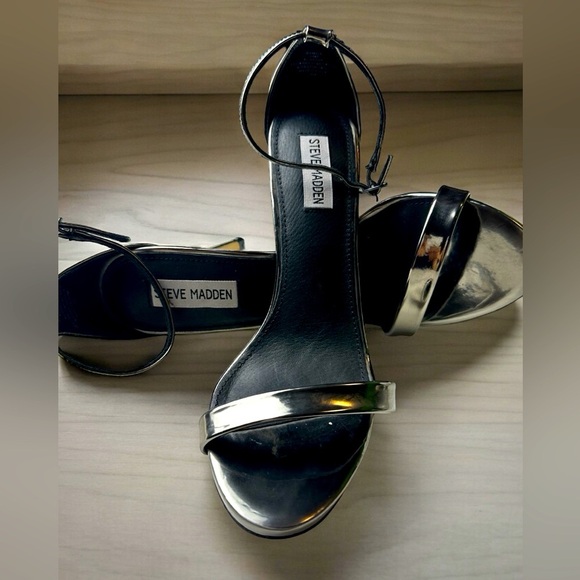 Steve Madden heels, silver, number 10 M - Picture 1 of 9